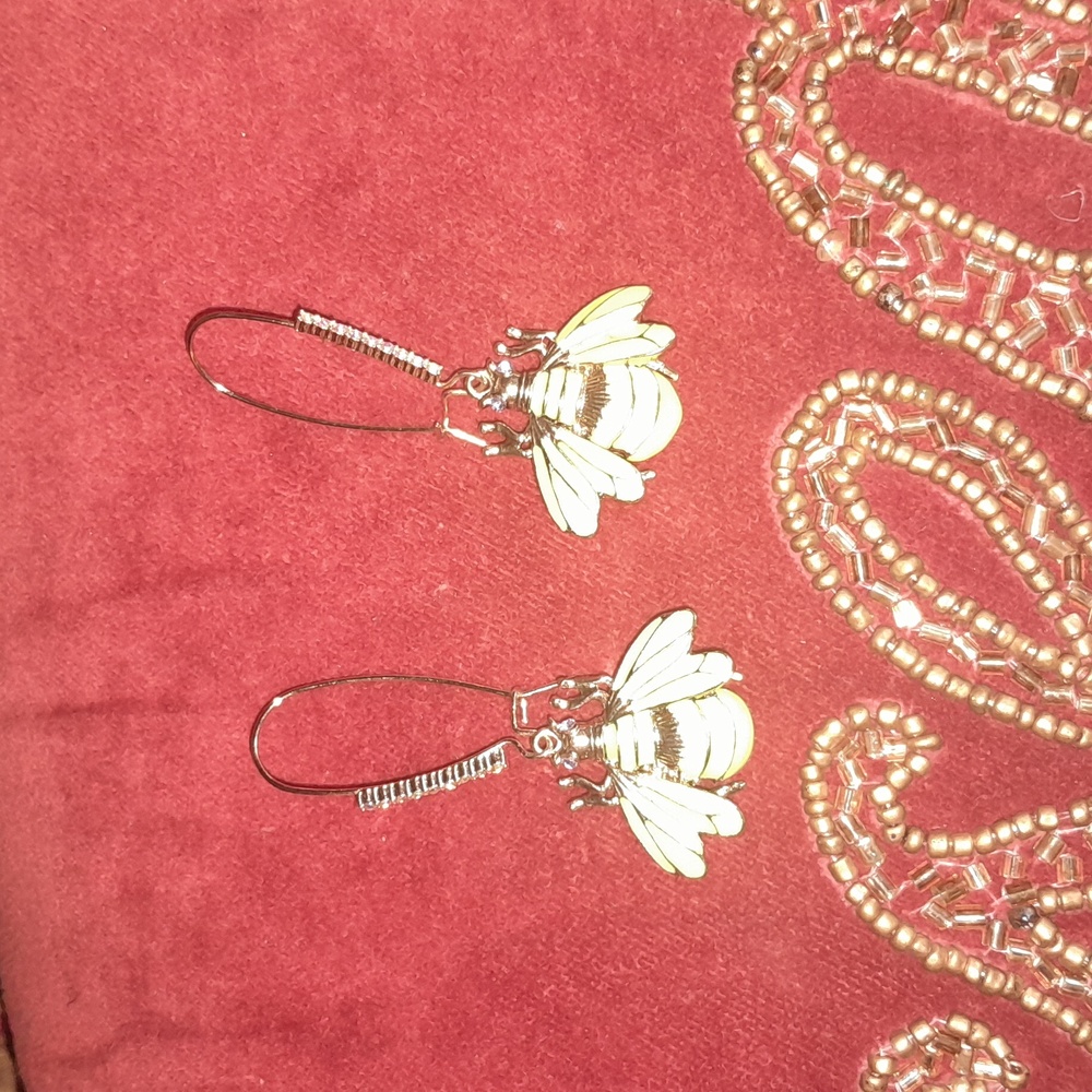 🌺BETSEY JOHNSON PIERCED Earrings